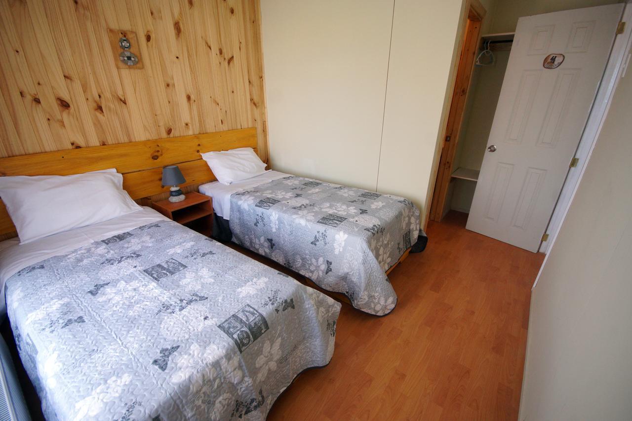 Hostal Los Pioneros Puerto Natales Exterior foto